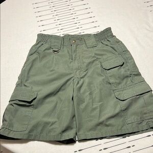 Men's Propper Hiking Green Cargo Shorts.  Size 30